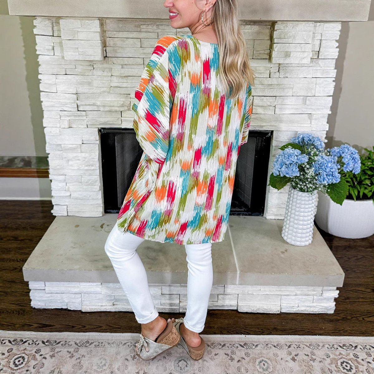 Women's Relaxed-Fit V-Neck Abstract Print Tunic Top